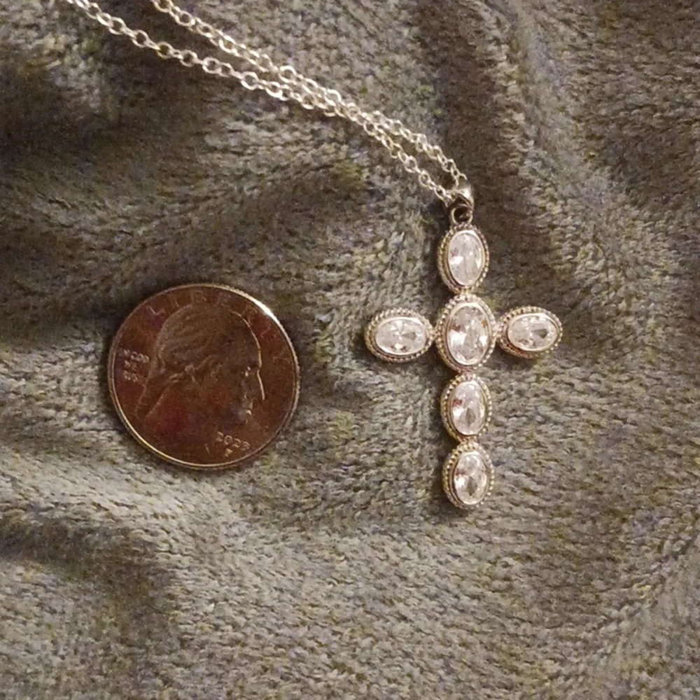 Beautiful! Bella Luce,bezel set,925 Solid,cross W/chain - Picture 8 of 8